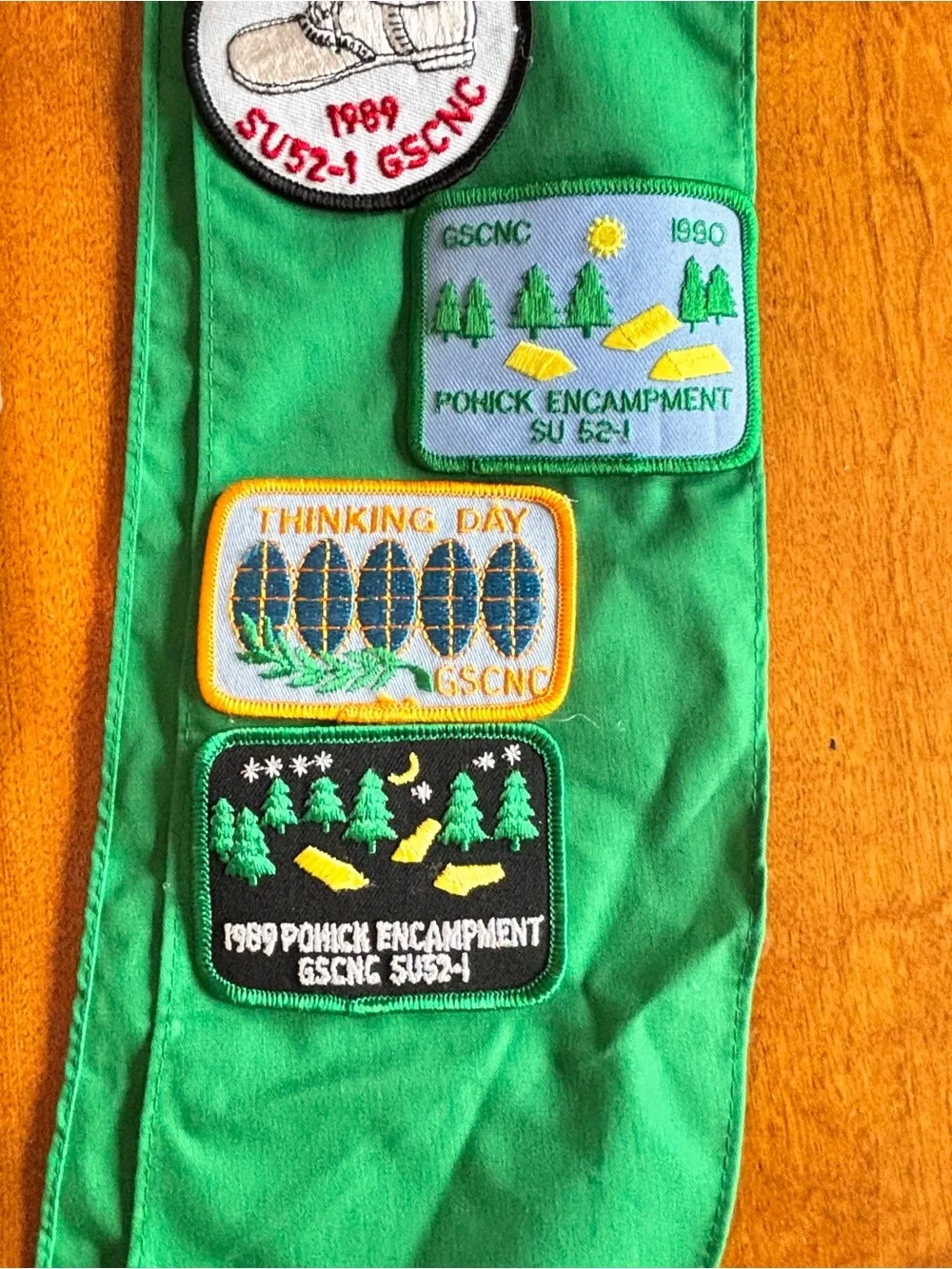 Vintage 1980s Girl Scout Brownies Sash Badges Patches Pins Felt Nations Capital - Picture 10 of 10